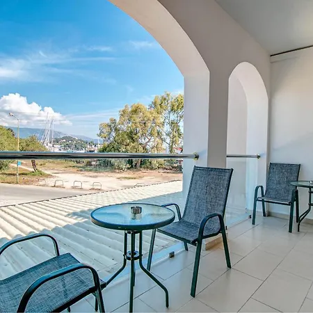 Porto Marina Ξενοδοχείο Γουβιά