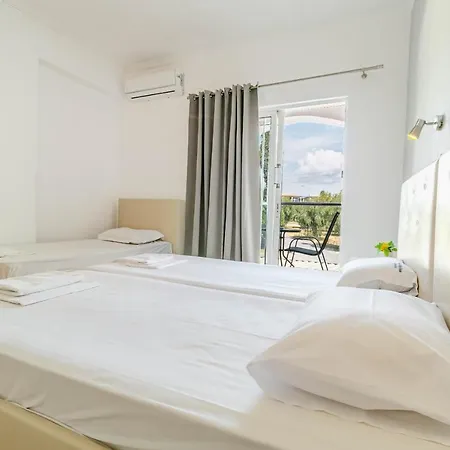 Porto Marina Ξενοδοχείο Γουβιά
